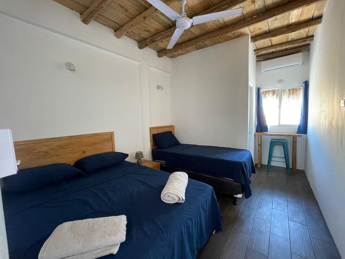 Black Sand Beachhouse Monterrico Luaran gambar